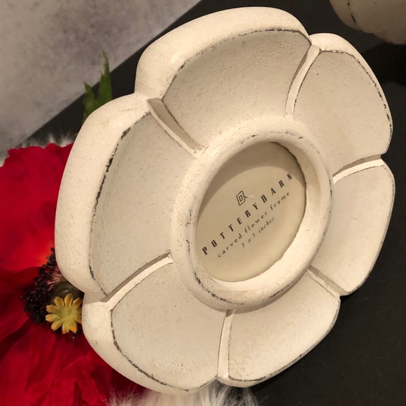 Pottery Barn 3x3 White Distressed Flower Frame - Picture 4 of 11